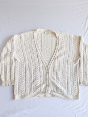 Vintage Woman’s Ivory Cable Knit Sweater Size L USA Cottage Cabin Grandma Core